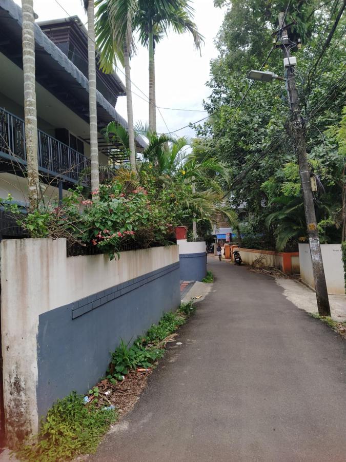 Paradise Inn Guest House Alappuzha Luaran gambar