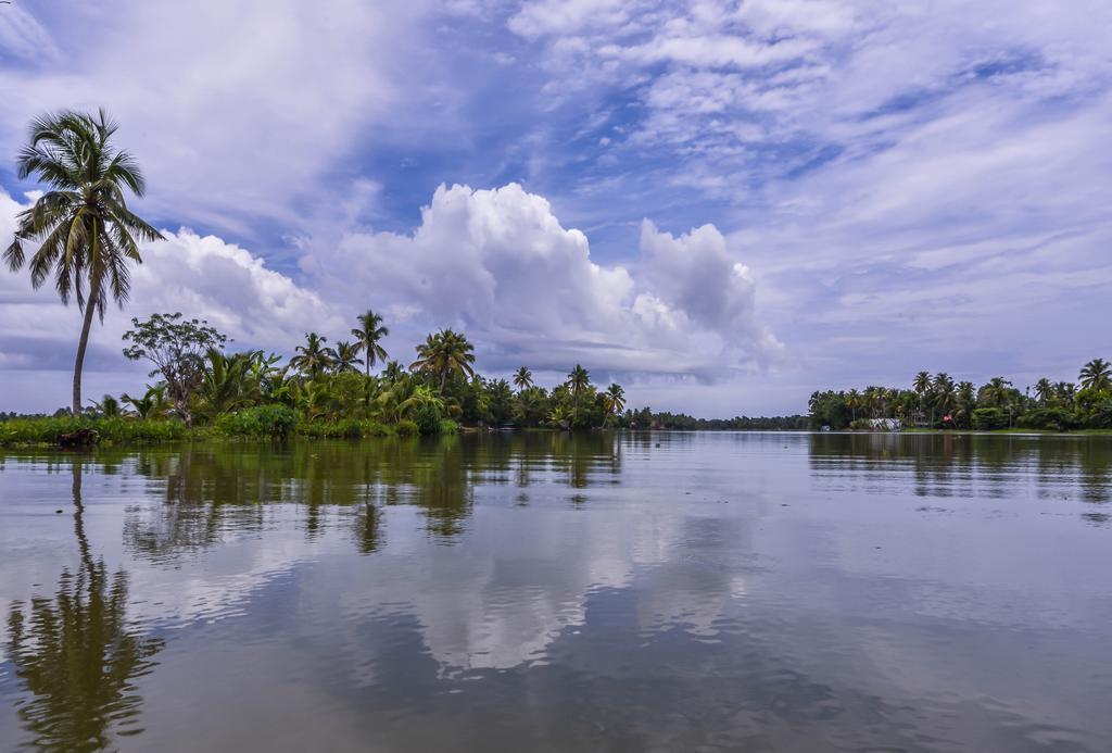 Paradise Inn Guest House Alappuzha Luaran gambar