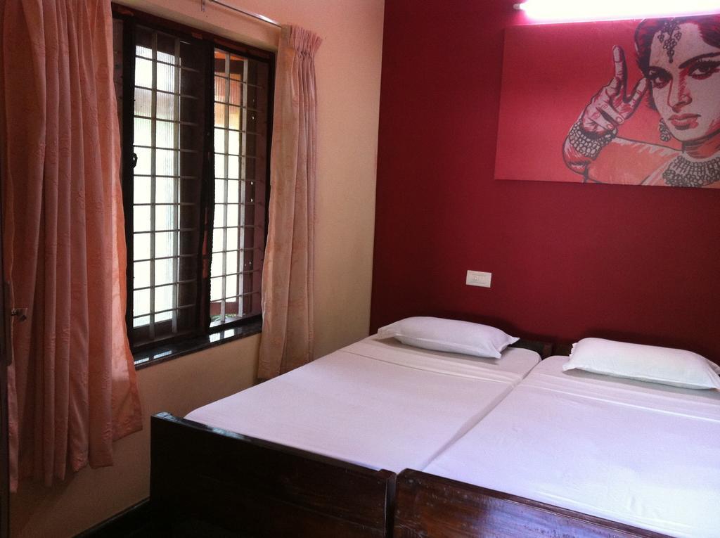 Paradise Inn Guest House Alappuzha Luaran gambar